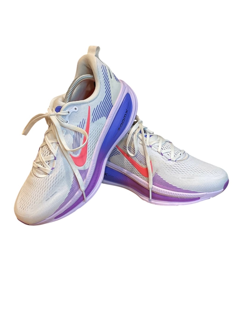 Nike Vomero 18 Women’s Running Shoes White Violet Mist Sapphire Hot Lava Size 10 - Picture 2 of 7